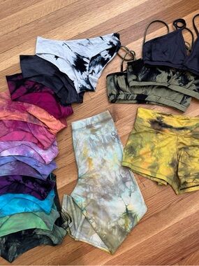 DAUB tie dye lot. seamless undies, bralettes, shorts, capri XS S